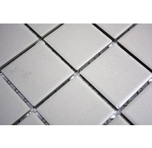 Mosaïque carrée en céramique sur filet