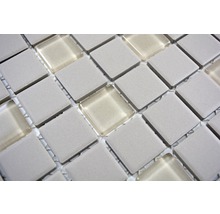 Quadratische Mosaikfliesen aus Keramik und Glas