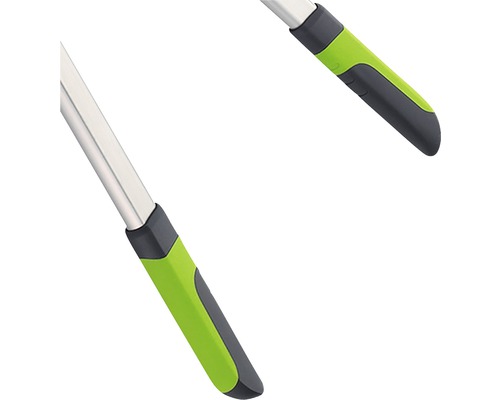 Gros plan d''un manche avec poignée pour outils de jardin