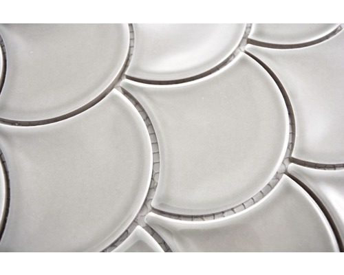 Gros plan de carreaux de mosaïque en céramique en forme d''arc