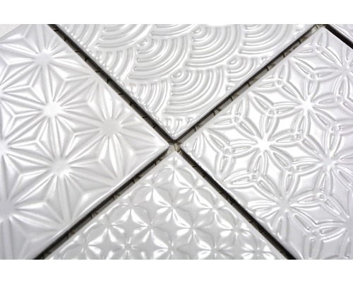 Mosaikfliesen mit unterschiedlichen Mustern