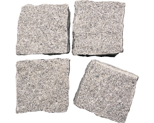 Quatre pavés en granit