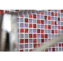 Mosaikfliesen in Rot, Lila und Grau