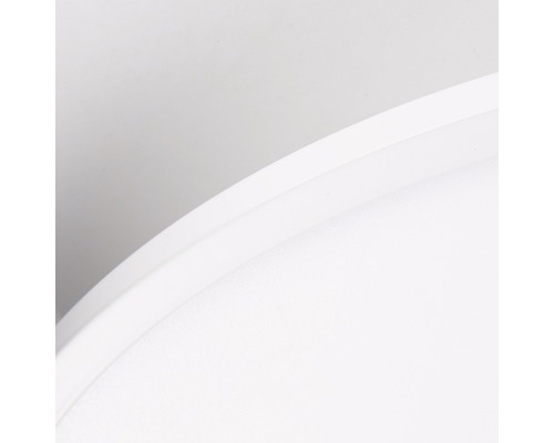 Vue détaillée d''un plafonnier blanc