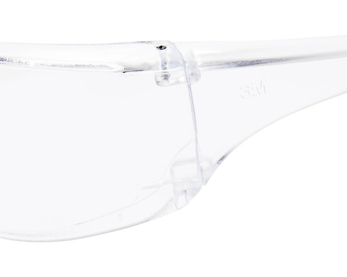 Detailaufnahme einer transparenten Schutzbrille der Marke 3M