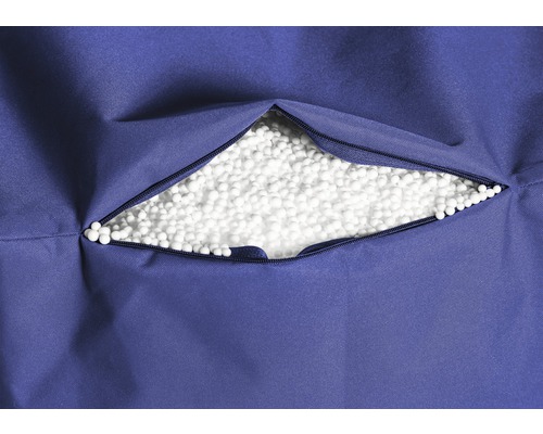 Nahaufnahme eines Sitzsacks mit Reißverschluss und Styroporkugeln