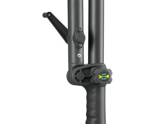 Detailansicht eines Sonnenschirmständers mit Kurbel, Verschluss und Griff