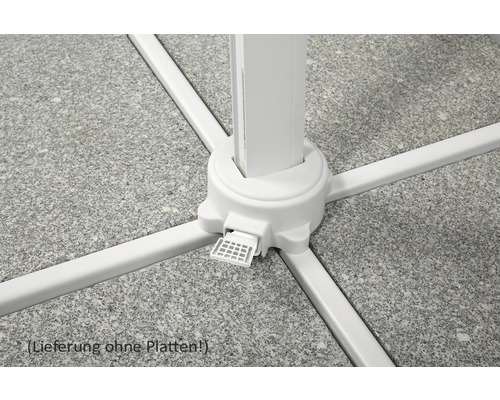Vue détaillée d''un pied de parasol blanc avec pied en croix