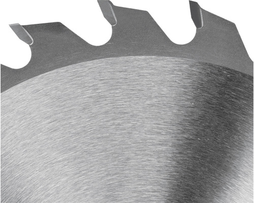 Gros plan d''une lame de scie circulaire