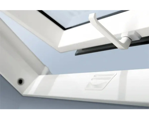 Fenêtre de toit ouverte avec poignée