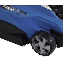 Detailansicht eines Rasenmähers mit Motor