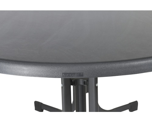 Vue détaillée d''une table ronde avec cadre en métal