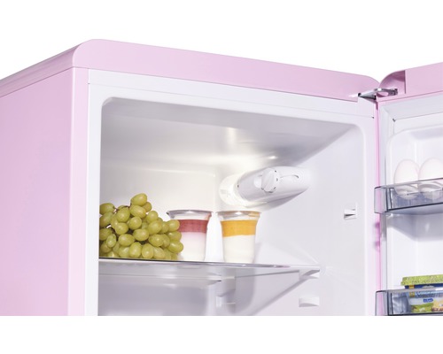 Innenraum eines Kühlschranks mit Lebensmitteln