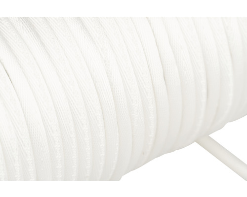 Gros plan sur une paracorde blanche