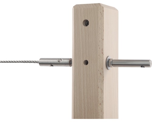 Vue détaillée d''un poteau en bois avec fixation de câble métallique