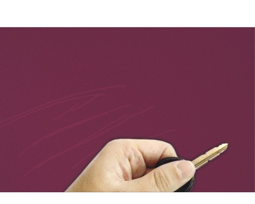 Hand hält Schlüssel