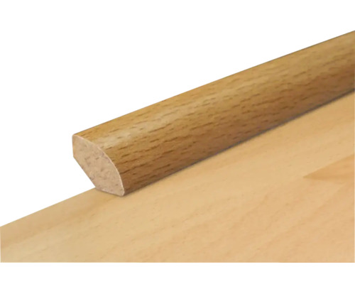 Holz-Viertelstab auf Holzoberfläche