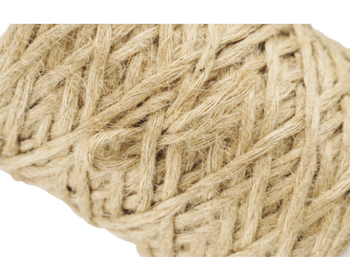Gros plan sur une botte de fil à ficeler en fibres naturelles