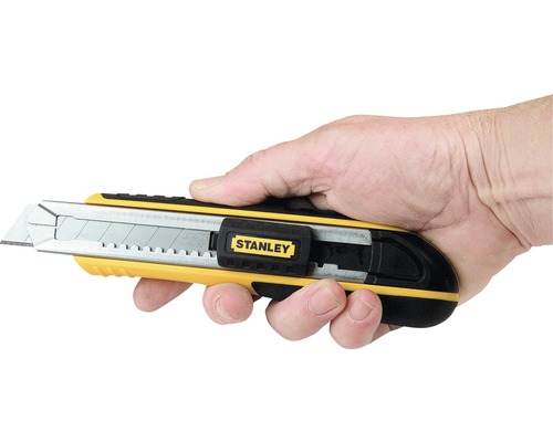 Stanley Logo auf einem Cuttermesser in einer Hand