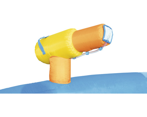 Detail einer aufblasbaren Wasserrutsche mit Spritzpistole