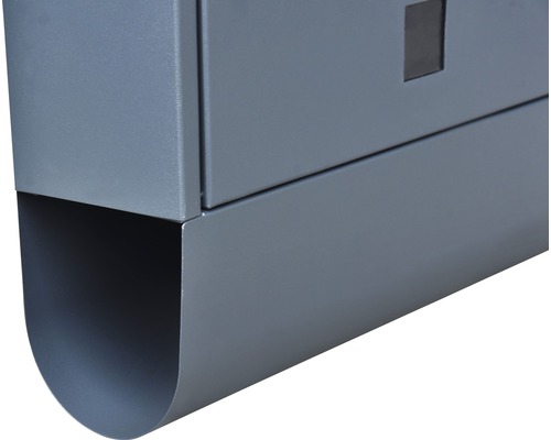 Detailansicht eines Briefkastens aus Stahl