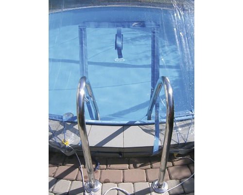 Piscine avec échelle de piscine et abri de piscine