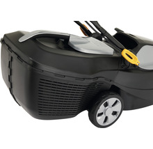 Grasfangkorb eines Rasenmähers mit Griff und Rad