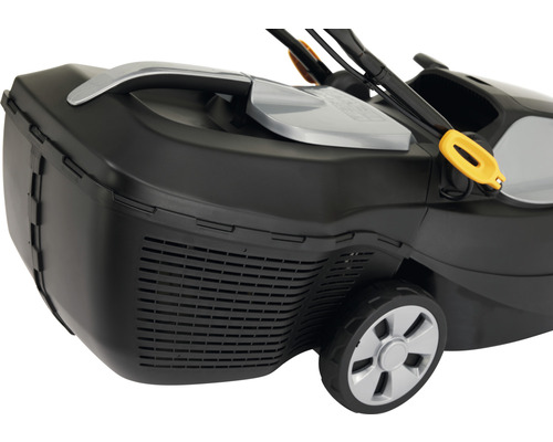 Grasfangkorb eines Rasenmähers mit Griff und Rad