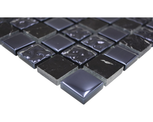 Mosaïque avec des surfaces carrées et brillantes