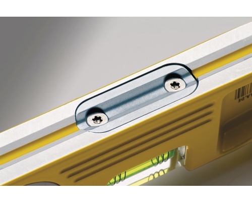 Detail einer Wasserwaage mit Schrauben