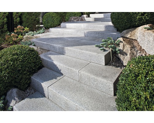 Escaliers avec blocs marches en granit