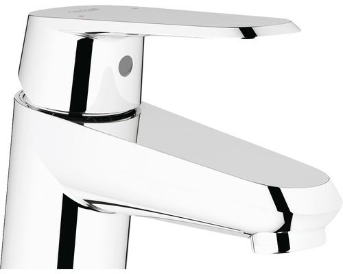 Robinet en métal brillant