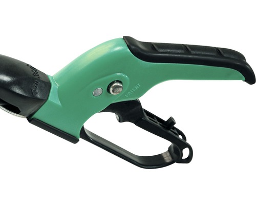 Nahaufnahme einer Astschere mit Kunststoffgriff