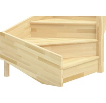 Detailansicht einer Holztreppe