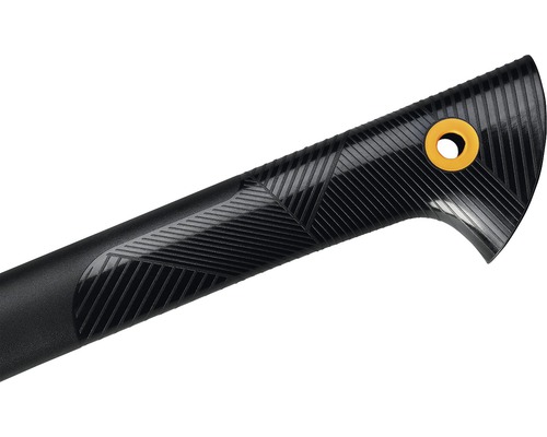 Manche de hache avec trou de suspension