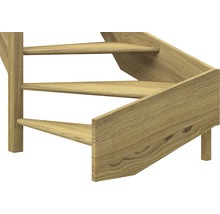 Detailaufnahme einer Holztreppe mit Stufen