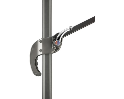 Detailansicht eines Hebels zur Bedienung eines Sonnenschirms