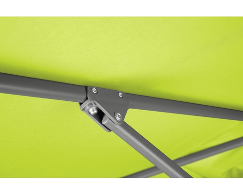 Detailaufnahme der Sonnenschirmstruktur mit Gestell