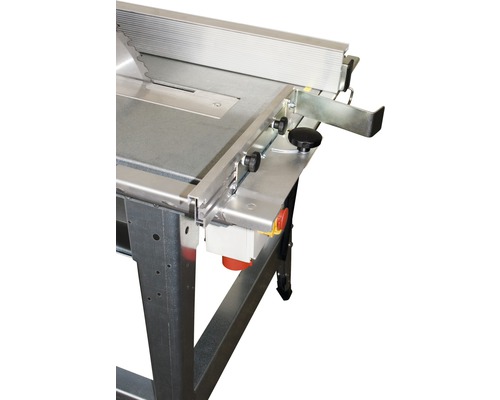 Vue détaillée d''une scie circulaire sur table