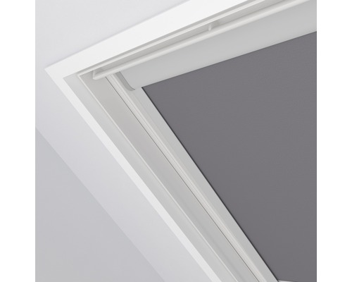 Store de fenêtre de toit en position fermée