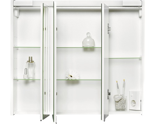 Armoire de toilette blanche avec portes ouvertes et étagères en verre pour la salle de bain
