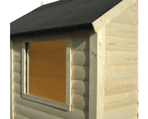 Detailansicht eines Gartenhauses mit geschlossenem Fenster und Bitumendach