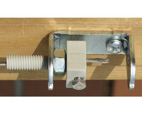 Gros plan d''une fixation de câble métallique avec des vis