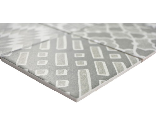 Carreaux de mosaïque avec différents motifs