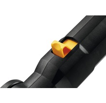 Vue détaillée d''une rallonge d''outil de jardin noire avec levier de réglage jaune