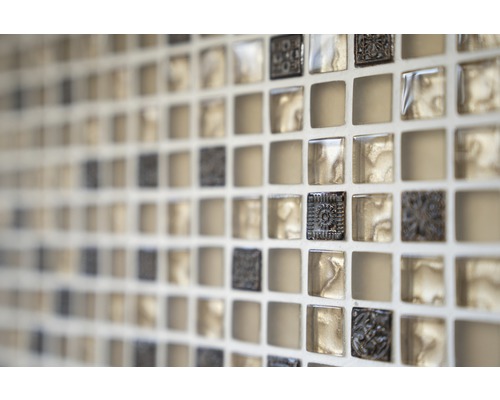 Gros plan sur des carreaux de mosaïque carrés pour l''intérieur