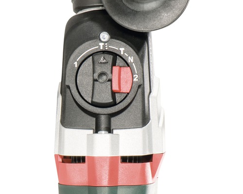 Vue détaillée d''un outil avec un commutateur rotatif pour régler la vitesse.