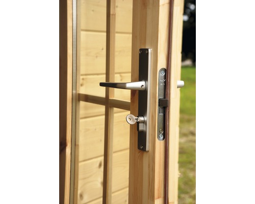 Vue détaillée d''une porte en bois avec serrure et clé