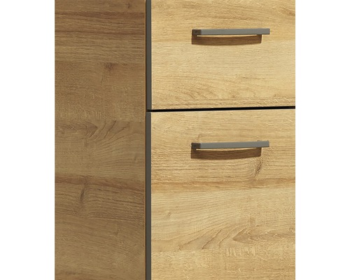 Detailansicht eines Holzschranks mit zwei Schubladen und Griffen