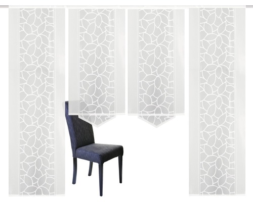 Écharpes décoratives avec motif de feuilles et chaise